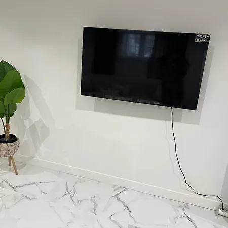 Lina - Proche Paris Et Orly فيلة *